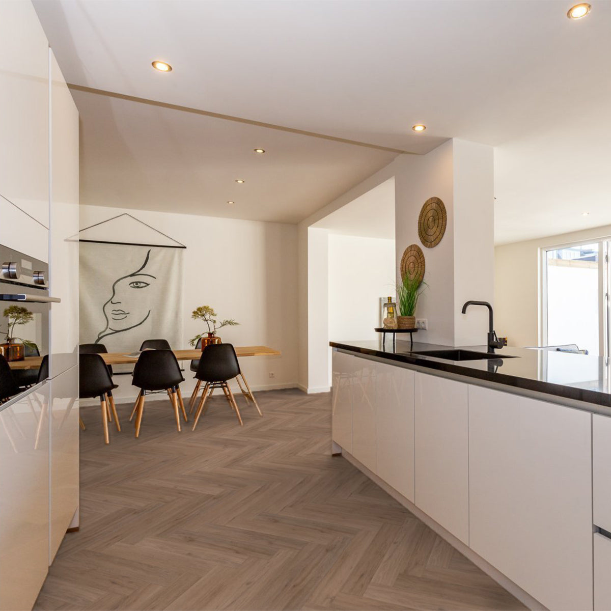 Hoomline Fusion Superior V4 Gotham Oak Honey 1075131 - Click PVC Floor in Herringbone